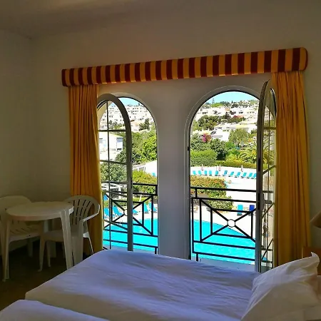 酒店 卢斯湾酒店 4*