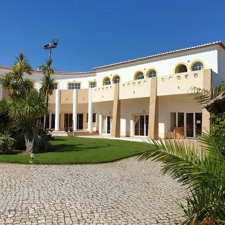 Bay 4* Luz